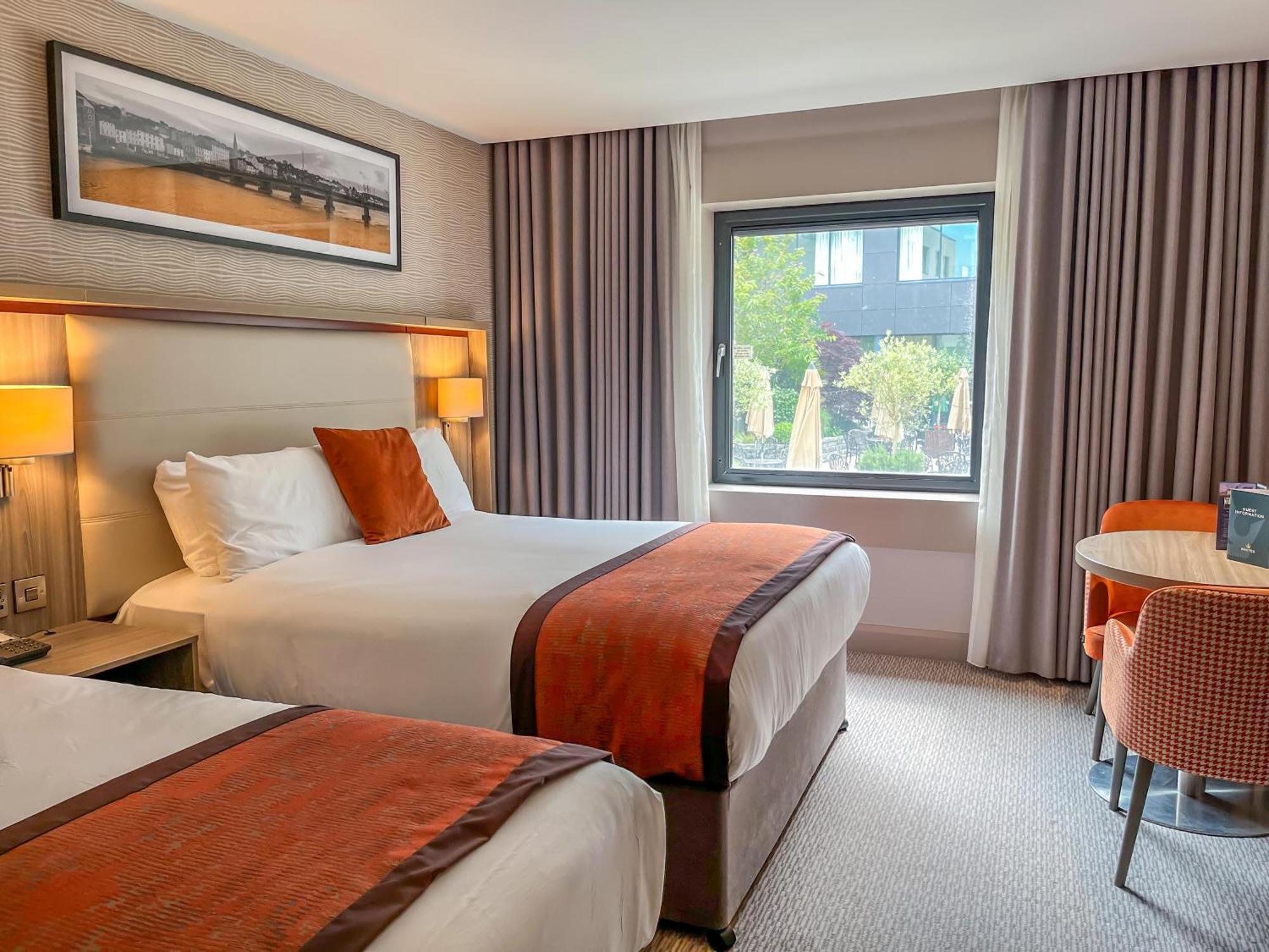 Whites Of Wexford Hotel Екстериор снимка