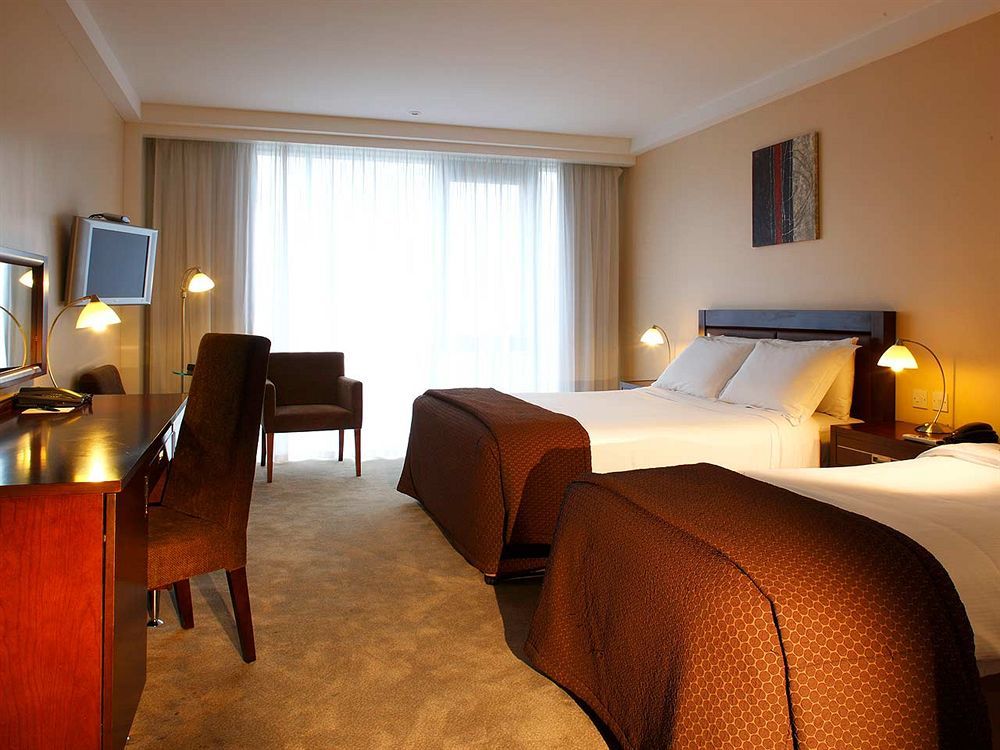 Whites Of Wexford Hotel Екстериор снимка